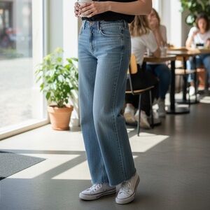 Hollister Faded Blue Jeans Low Rise Loose 29 Long